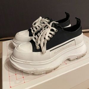 Alexander McQueen sneaker